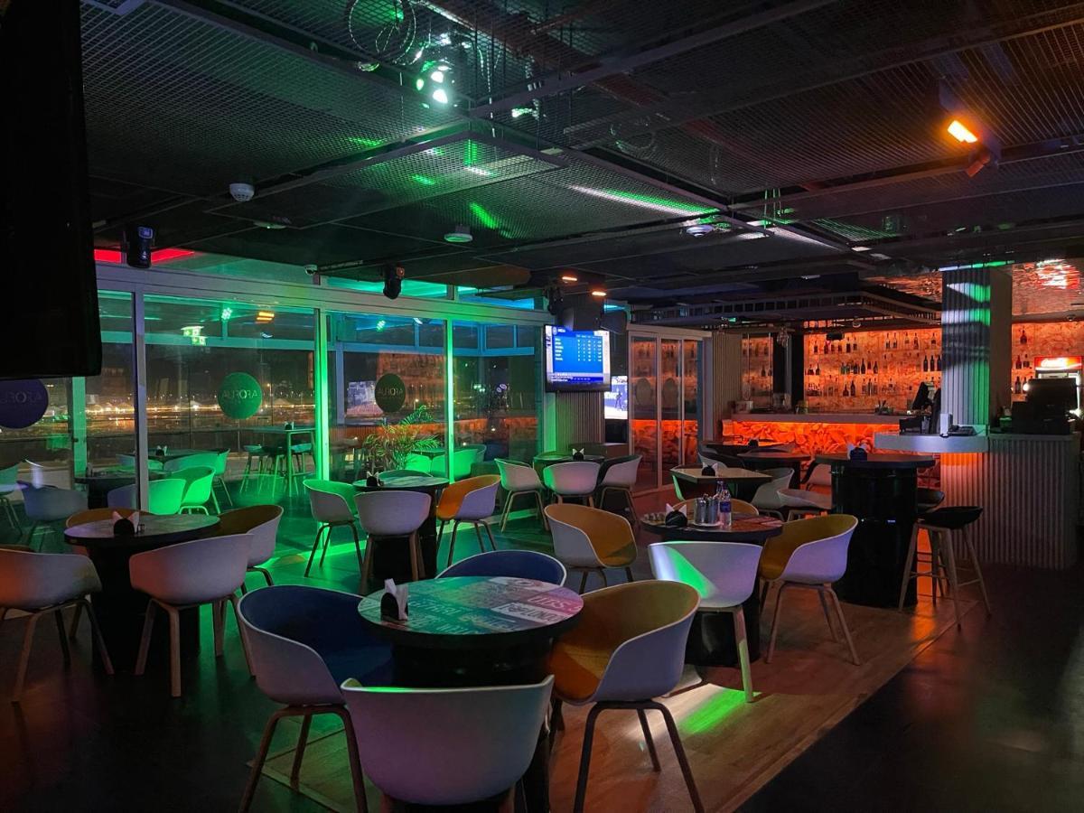 Hues Boutique Hotel Дубай Екстериор снимка