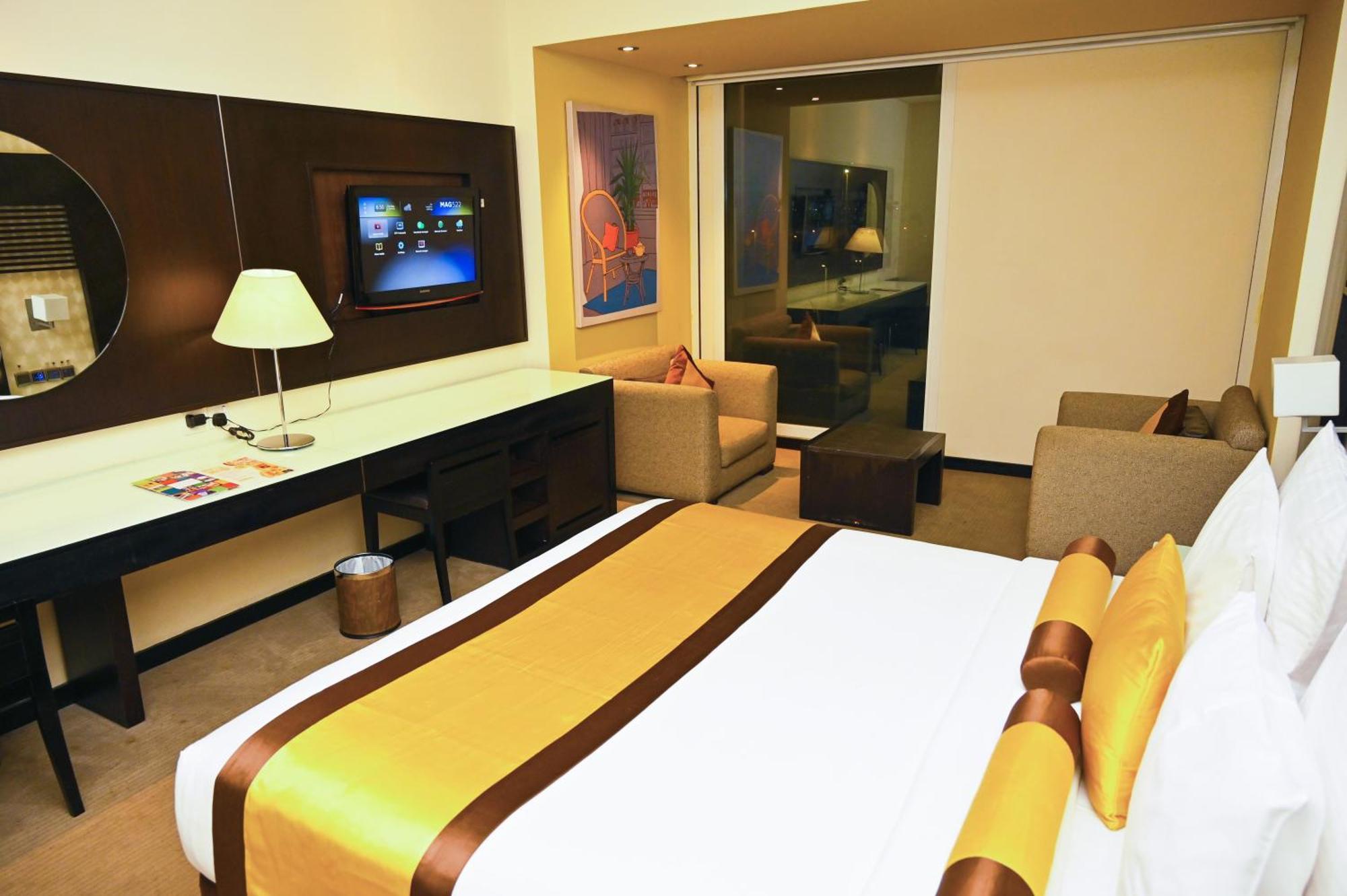 Hues Boutique Hotel Дубай Екстериор снимка