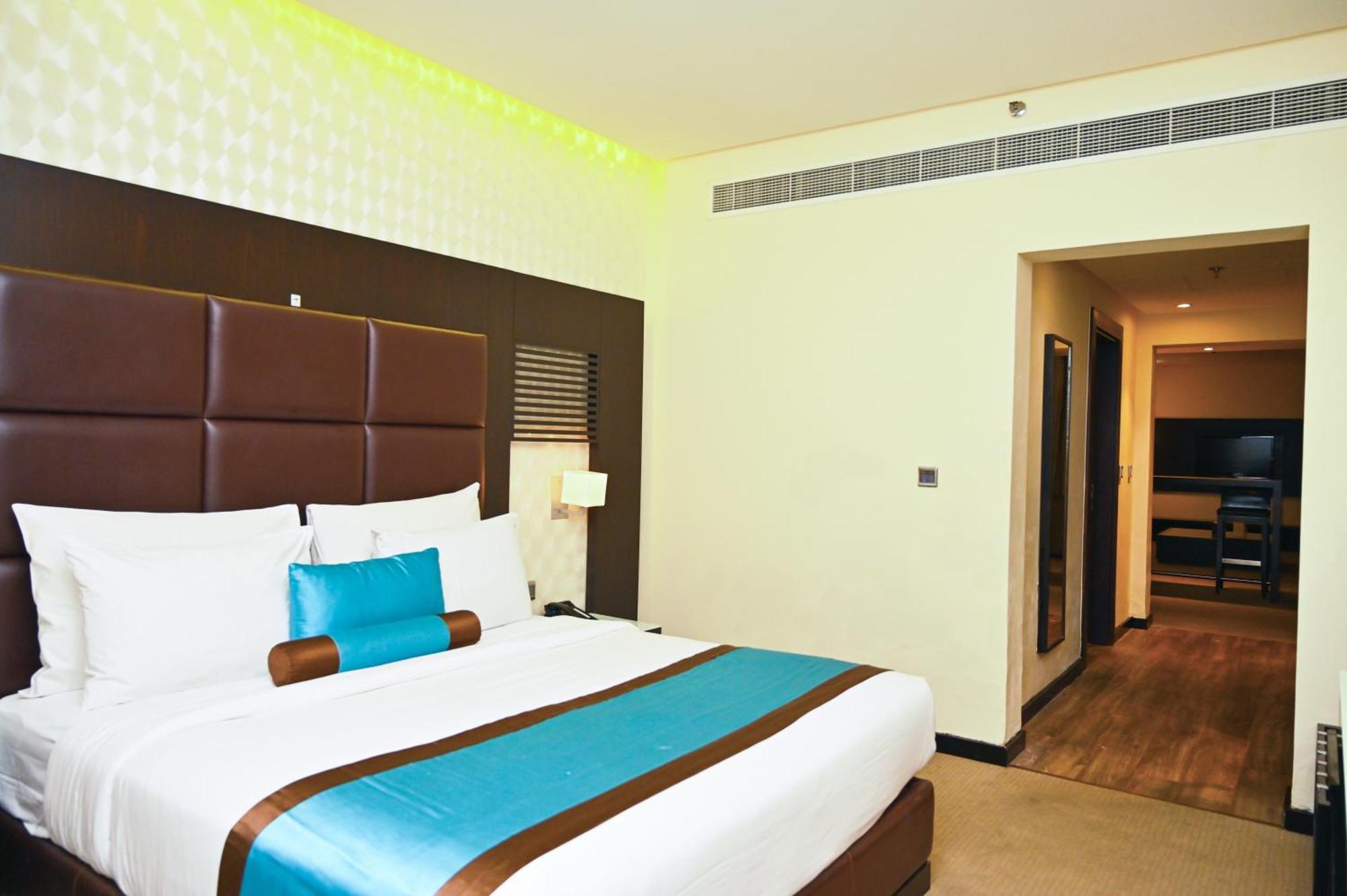 Hues Boutique Hotel Дубай Екстериор снимка